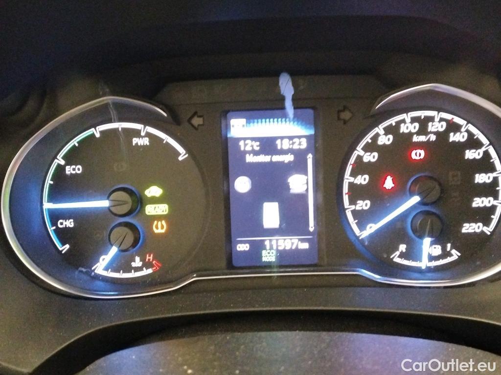  Toyota  Yaris TOYOTA  / 2017 / 5P / berlina con portón 1.5 100H Active #15