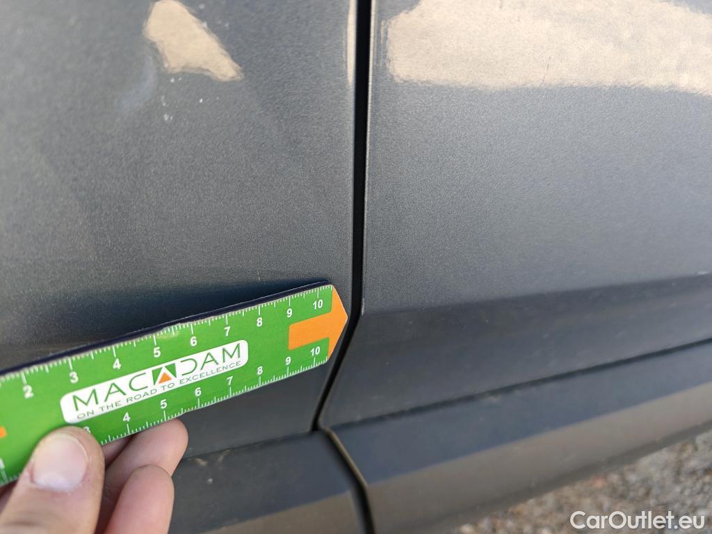  Toyota  C-HR TOYOTA  / 2019 / 5P / todoterreno 2.0 180H Advance #24