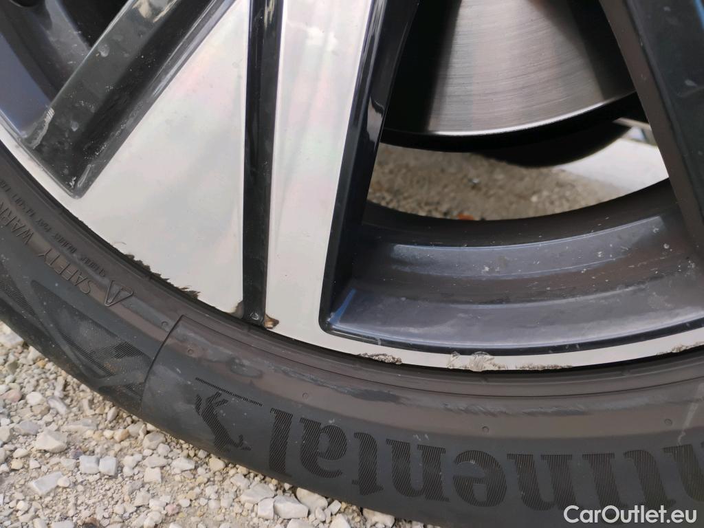  Volvo  XC 40 VOLVO XC40 / 2017 / 5P / todoterreno 1.5 T4 Twin Recharge R-Design Auto #14