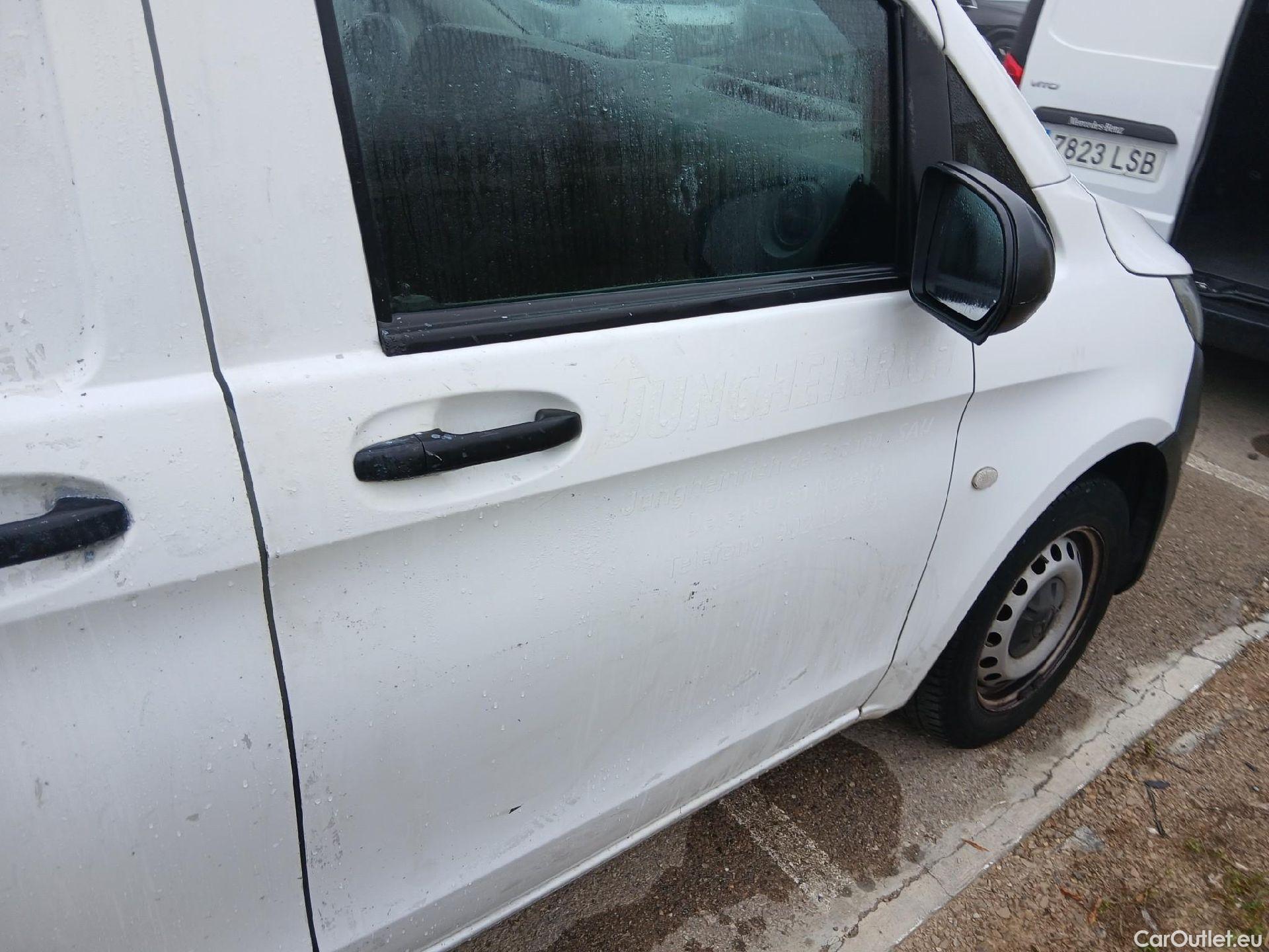  Mercedes  Vito MERCEDES-BENZ  / 2014 / 4P / furgón 111 CDI Larga #23