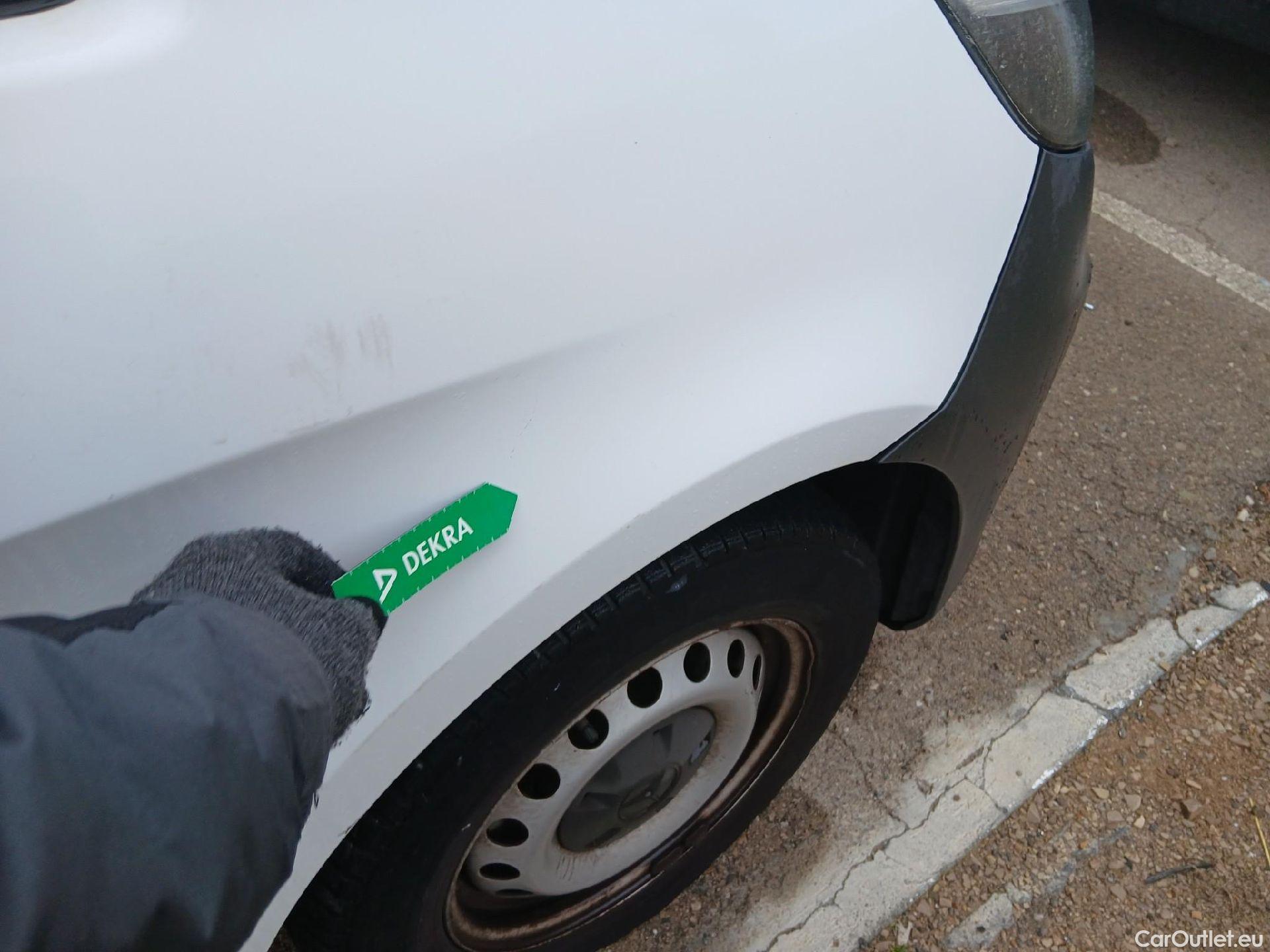  Mercedes  Vito MERCEDES-BENZ  / 2014 / 4P / furgón 111 CDI Larga #26