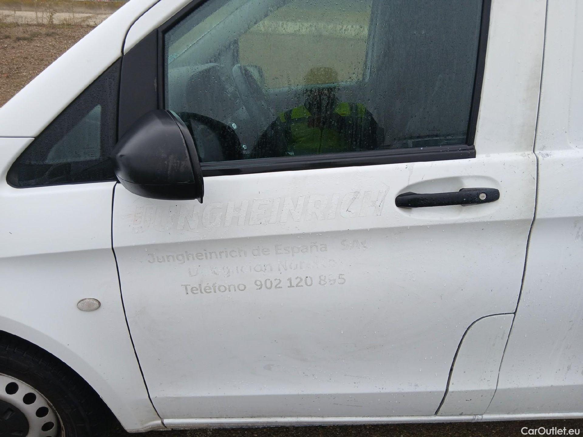  Mercedes  Vito MERCEDES-BENZ  / 2014 / 4P / furgón 111 CDI Larga #7