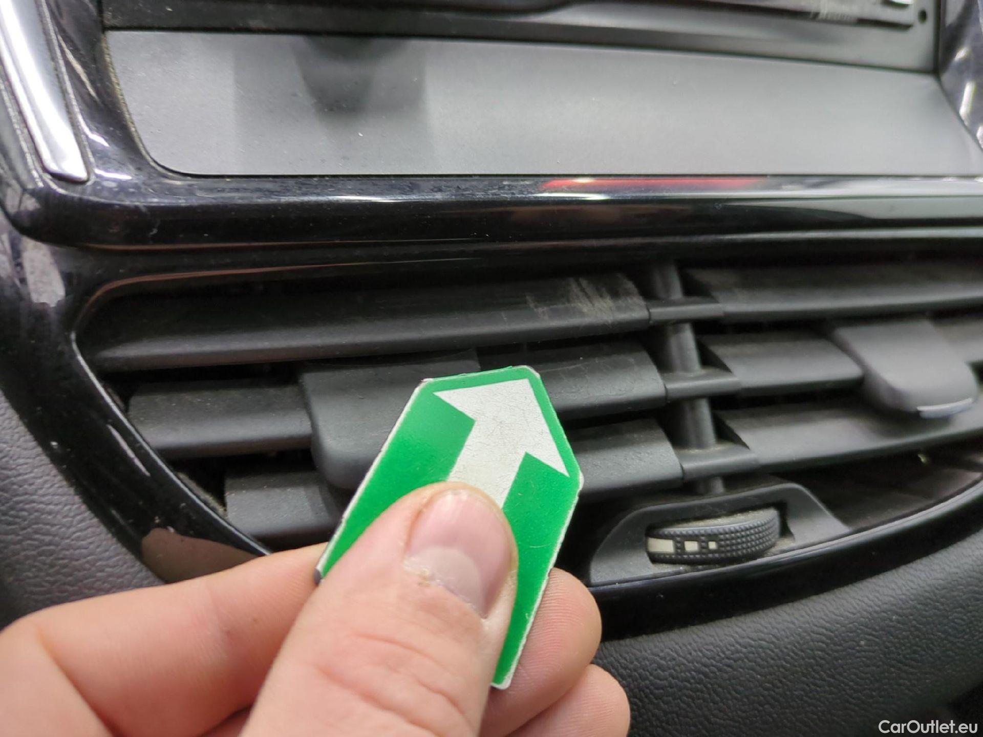  Peugeot  208  Affaire Pack Clim 1.6 HDi 75CV BVM5 E6 #25