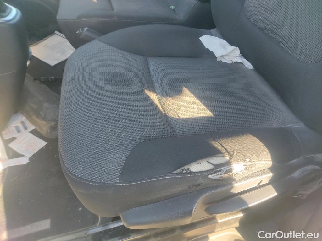  Renault  Trafic RENAULT  / 2019 / 4P / furgón Furgón 27 L1H1 Energy BluedCi 70 kW #5