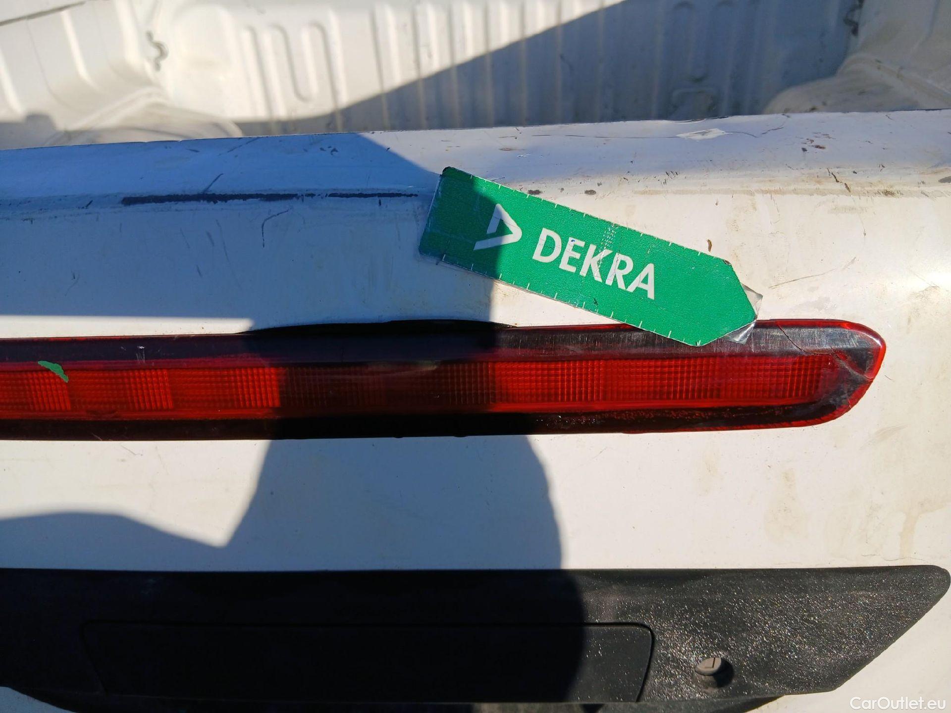  Toyota  Hilux TOYOTA  VU 4p 7G pickup 2.4 D-4D Cabina Doble GX 4x4 #24