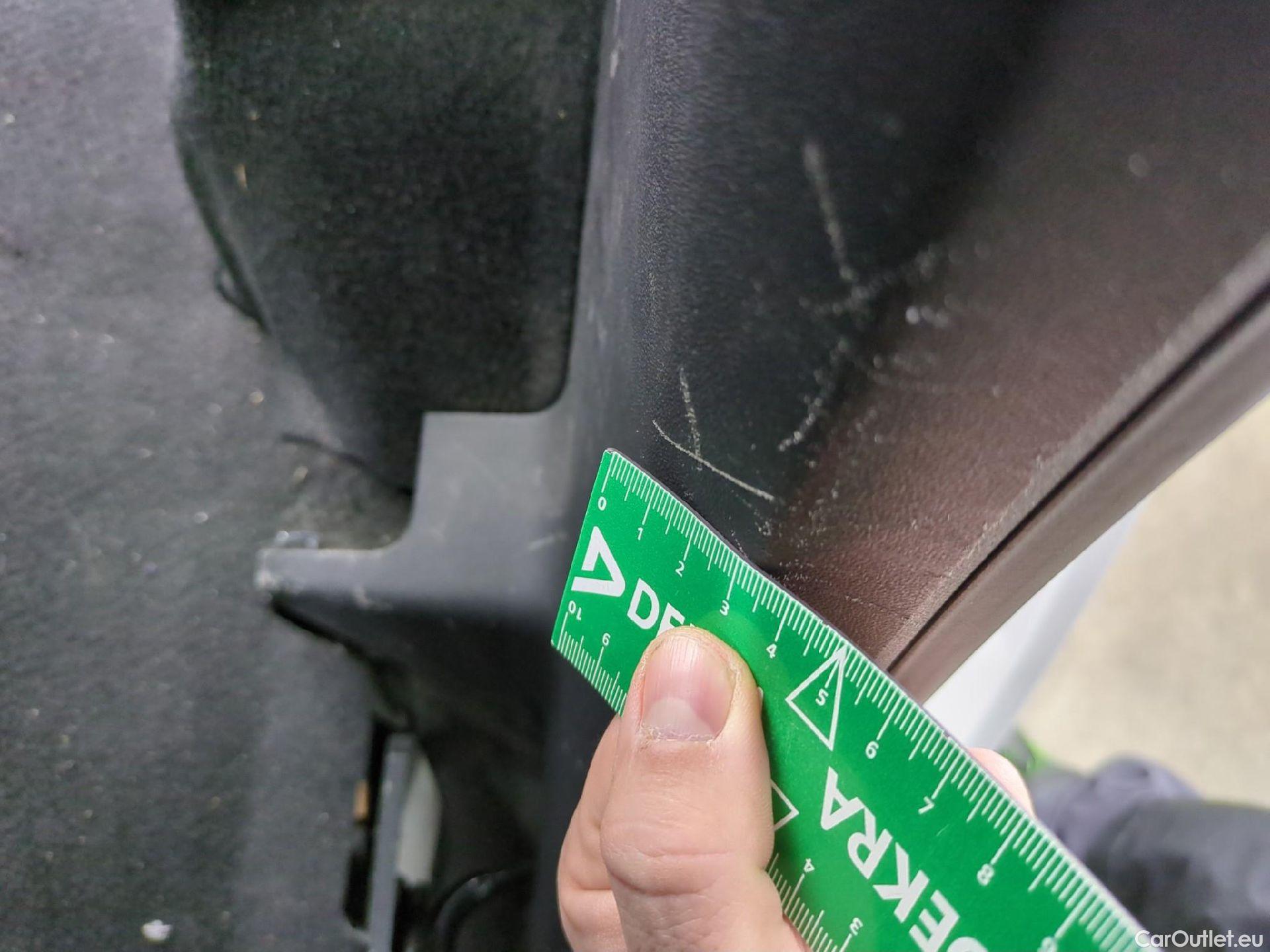  Peugeot  208  Affaire Pack Clim 1.6 HDi 75CV BVM5 E6 #47