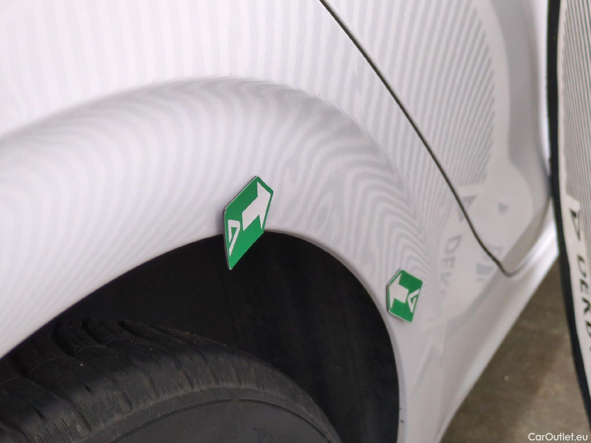  Peugeot  208  Affaire Pack Clim 1.6 HDi 75CV BVM5 E6 #61