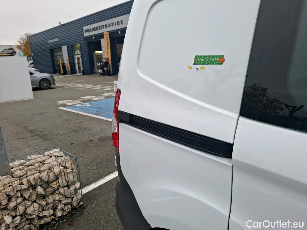  Ford  Transit FORD  Courier / 2018 / 4P / Fourgonnette 1.0E100 BV6 Trend #22