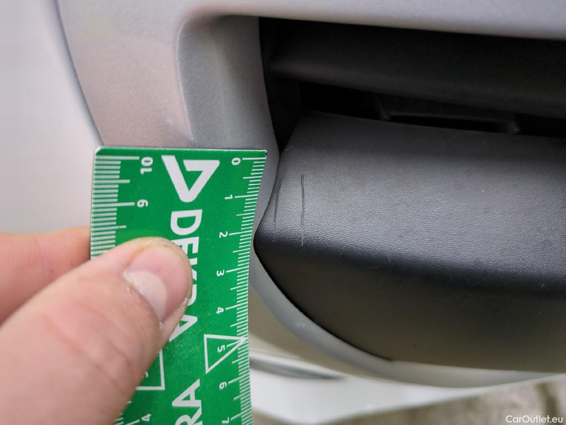  Peugeot  208  Affaire Pack Clim 1.6 HDi 75CV BVM5 E6 #76