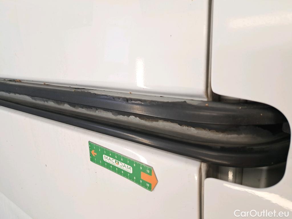  Nissan  NV400 NISSAN  / 2014 / 4P / Fourgon tôlé L2H2 2.3 dCi 165 EUVI S/S 3t5 N-Connecta #44