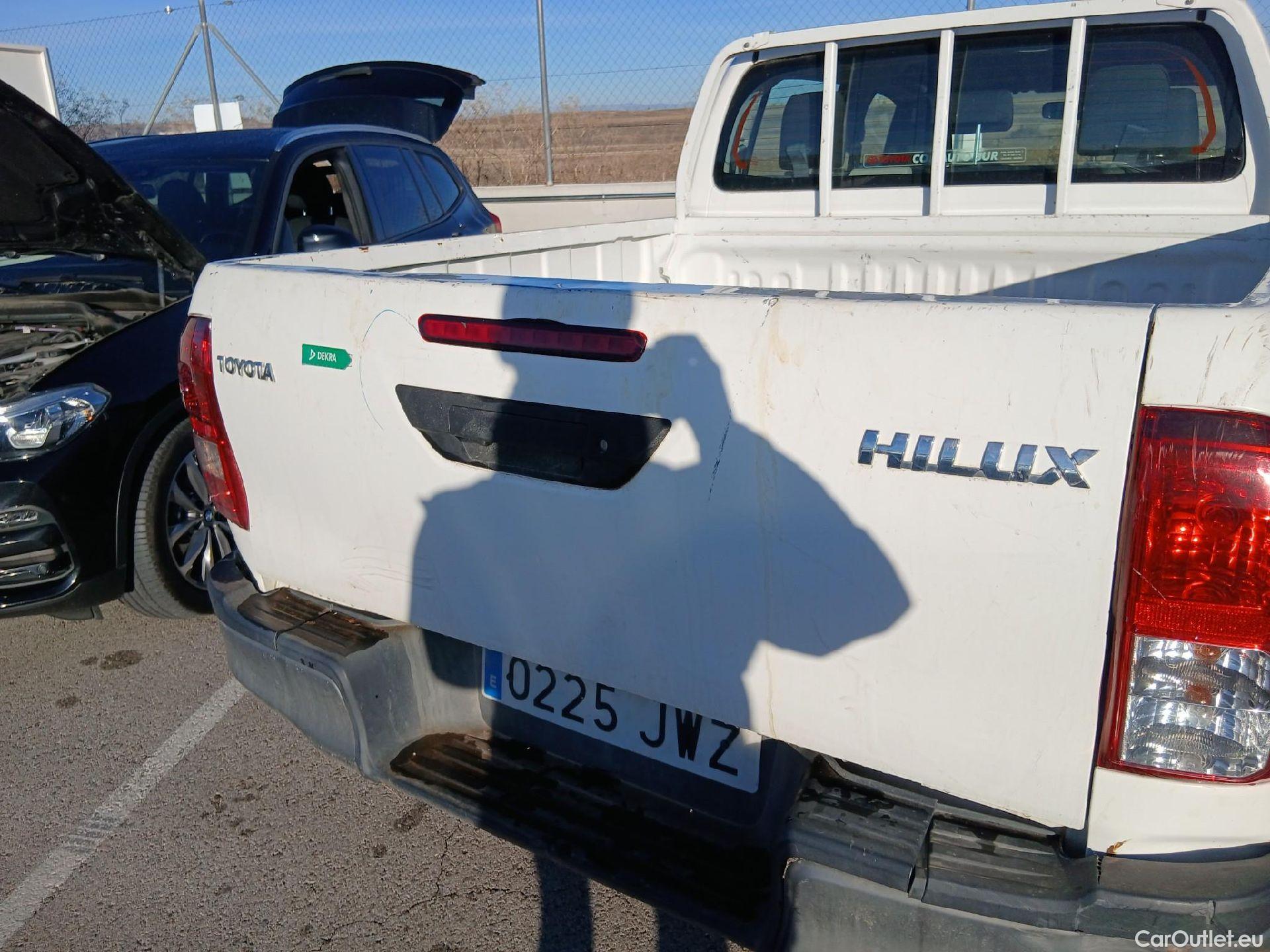  Toyota  Hilux TOYOTA  VU 4p 7G pickup 2.4 D-4D Cabina Doble GX 4x4 #23