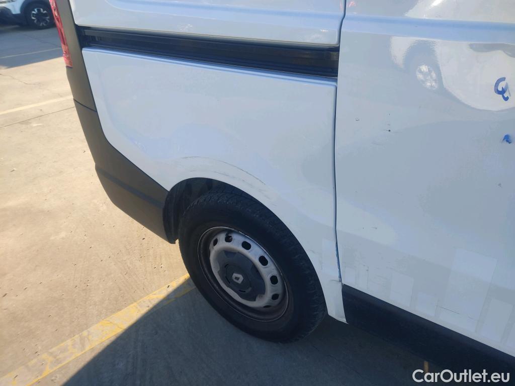  Renault  Trafic RENAULT  / 2019 / 4P / furgón Furgón 27 L1H1 Energy BluedCi 70 kW #1