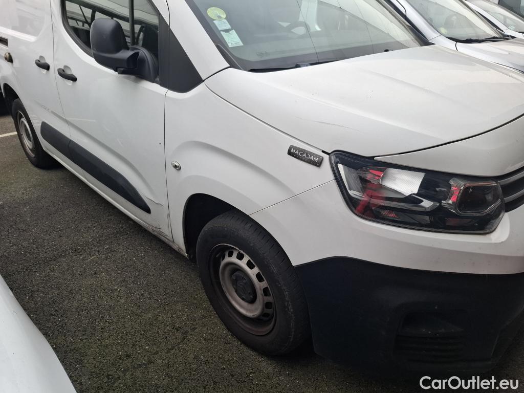  Citroen  Berlingo CITROEN  / 2018 / 4P / Fourgonnette Taille M 650kg BlueHDi 100 BVM Club #18