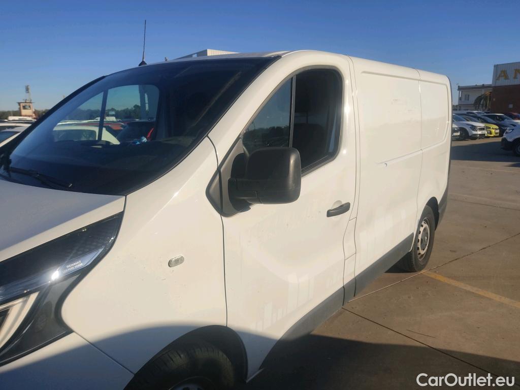  Renault  Trafic RENAULT  / 2019 / 4P / furgón Furgón 27 L1H1 Energy BluedCi 70 kW #21