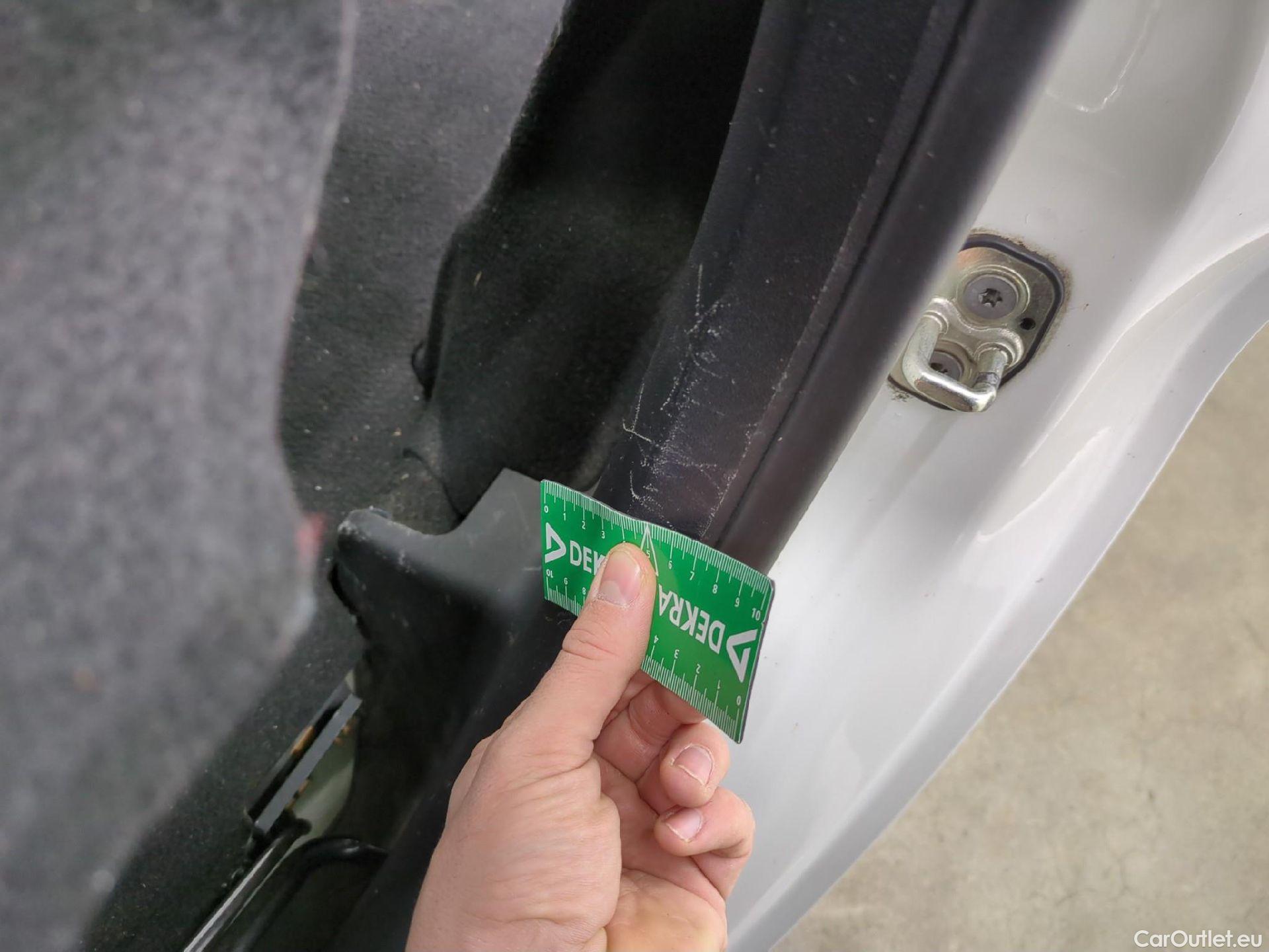  Peugeot  208  Affaire Pack Clim 1.6 HDi 75CV BVM5 E6 #46