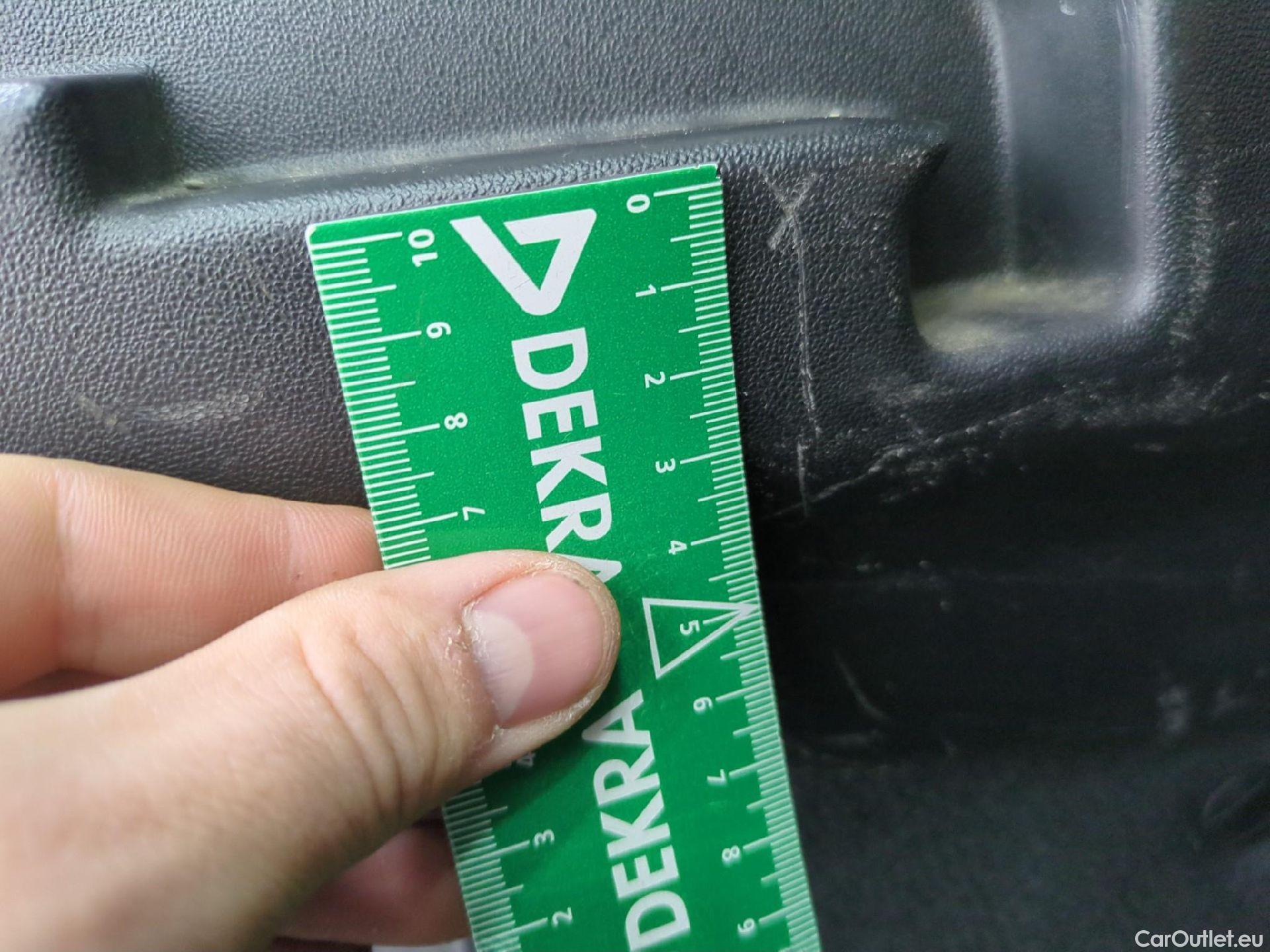  Peugeot  208  Affaire Pack Clim 1.6 HDi 75CV BVM5 E6 #42