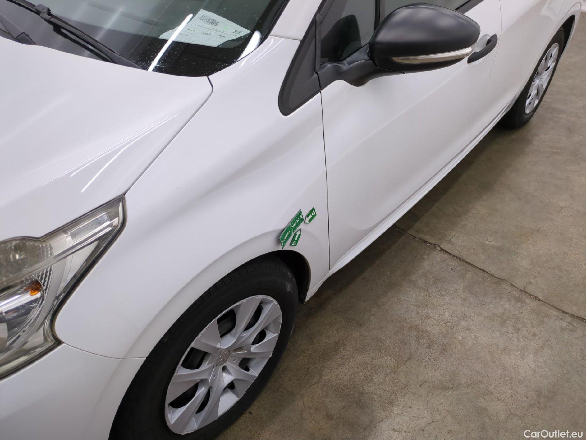  Peugeot  208  Affaire Pack Clim 1.6 HDi 75CV BVM5 E6 #86