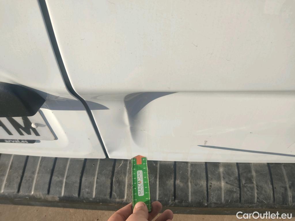  Renault  Trafic RENAULT  / 2019 / 4P / furgón Furgón 27 L1H1 Energy BluedCi 70 kW #9