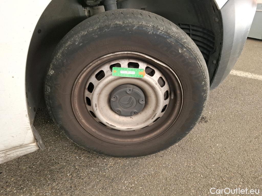  Citroen  Berlingo CITROEN  / 2018 / 4P / Fourgonnette Taille M 650kg BlueHDi 100 BVM Club #24