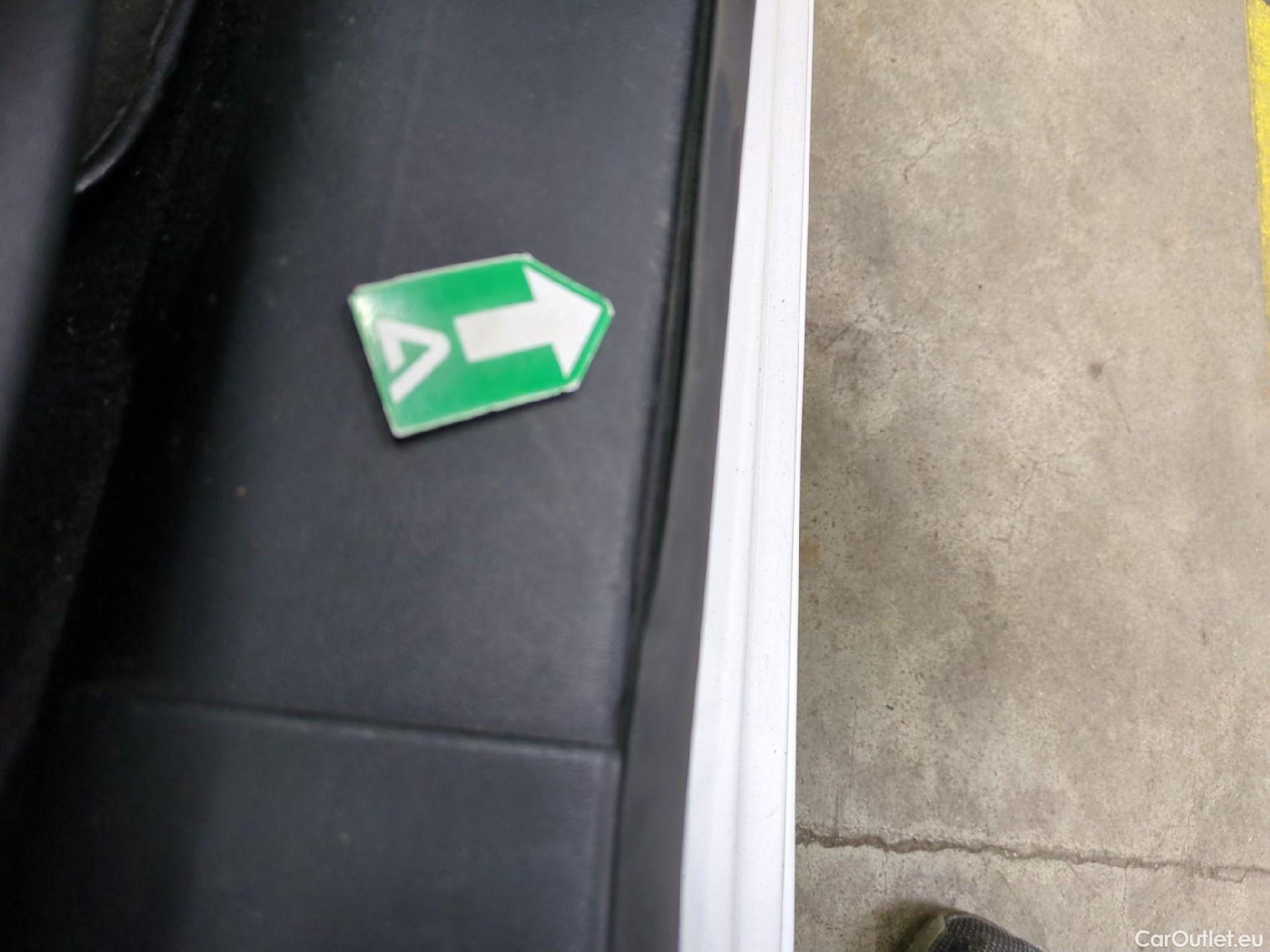  Peugeot  208  Affaire Pack Clim 1.6 HDi 75CV BVM5 E6 #4