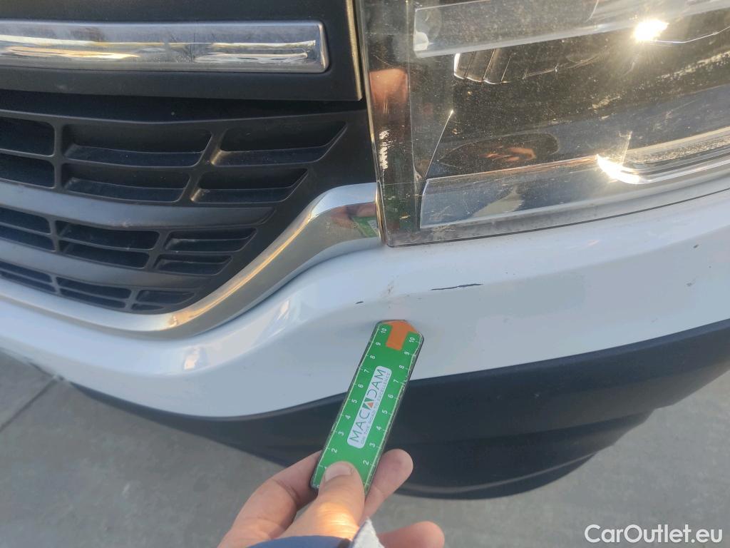  Renault  Trafic RENAULT  / 2019 / 4P / furgón Furgón 27 L1H1 Energy BluedCi 70 kW #25