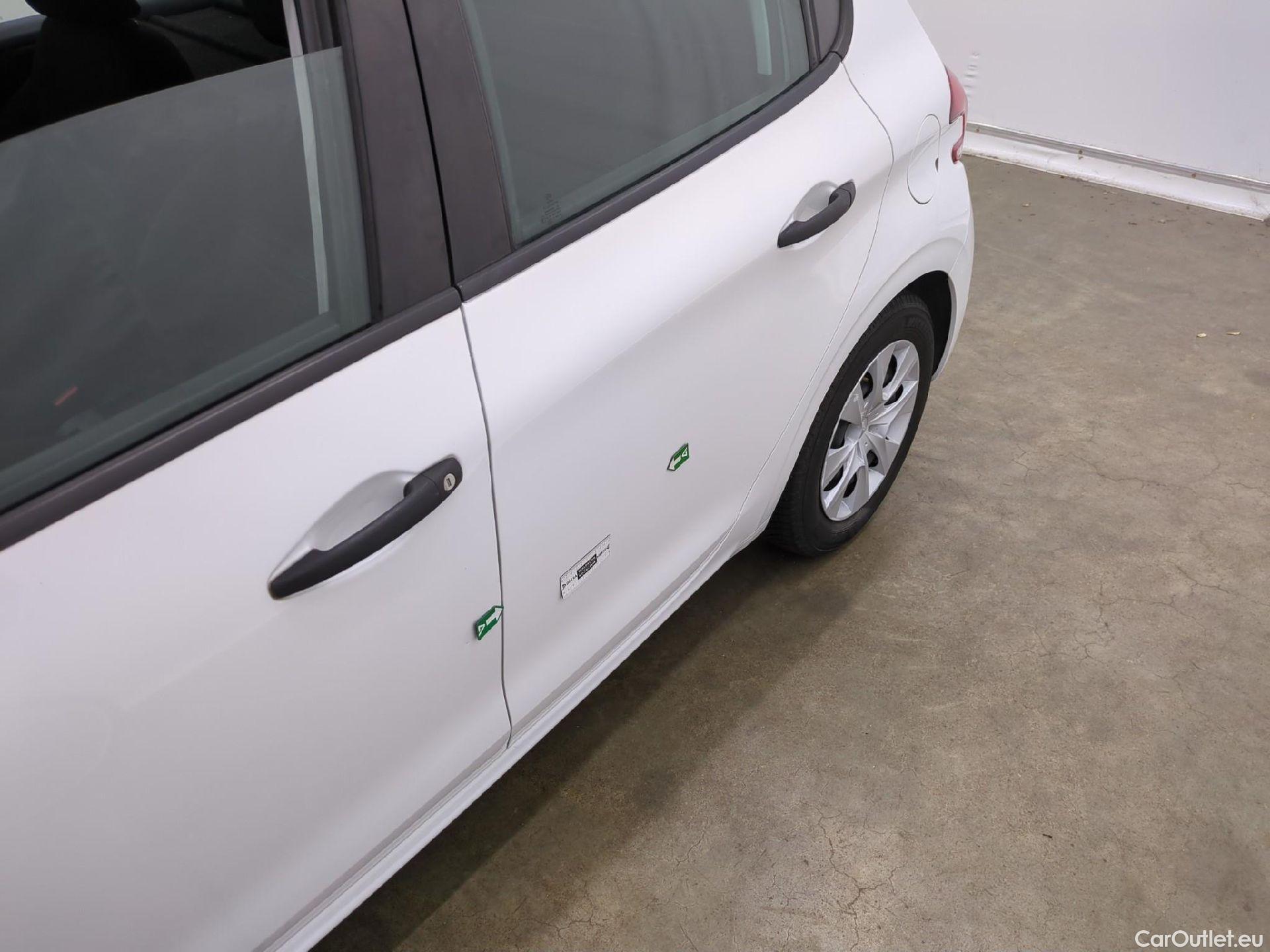  Peugeot  208  Affaire Pack Clim 1.6 HDi 75CV BVM5 E6 #90