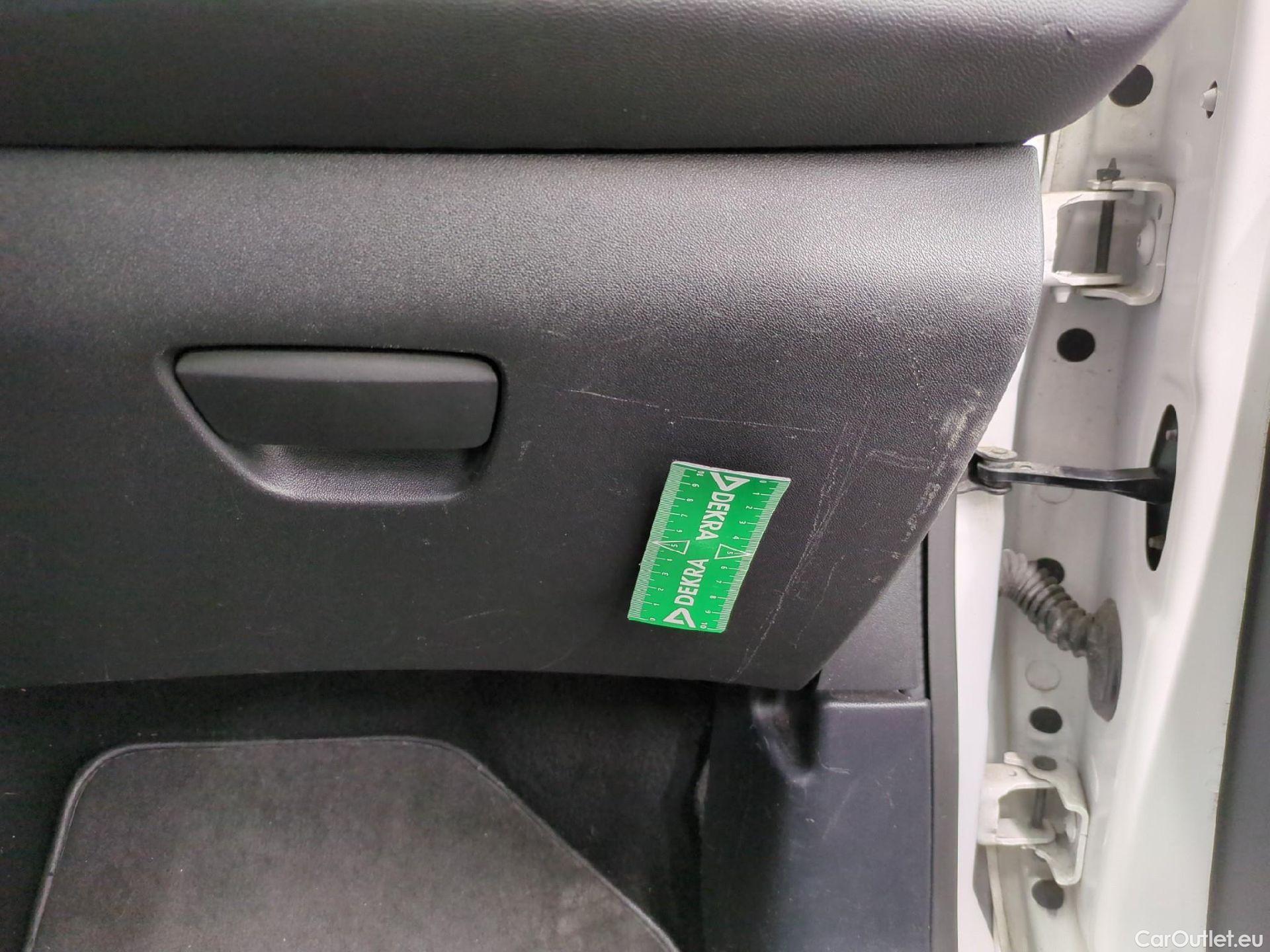  Peugeot  208  Affaire Pack Clim 1.6 HDi 75CV BVM5 E6 #1