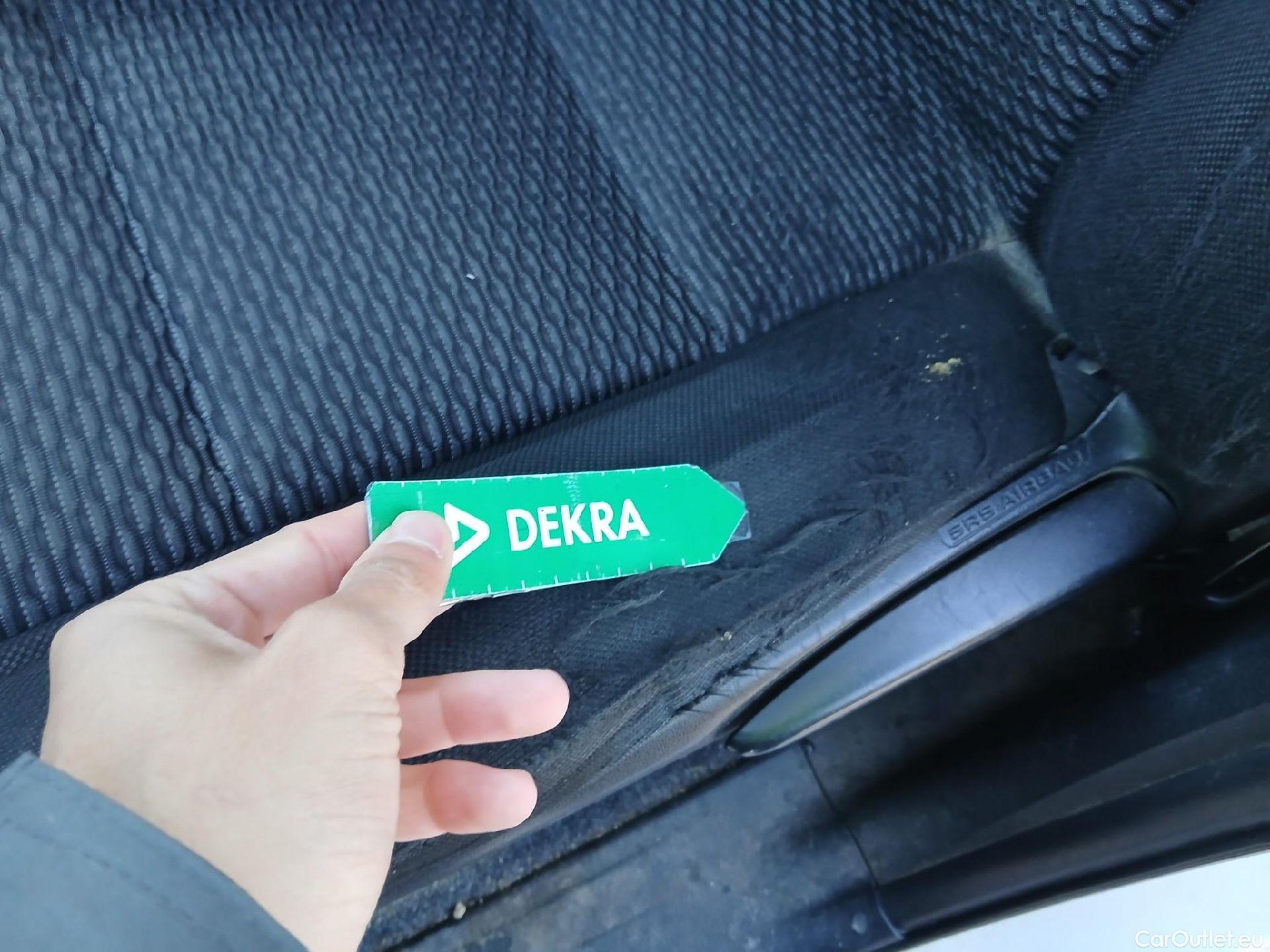  Toyota  Hilux TOYOTA  VU 4p 7G pickup 2.4 D-4D Cabina Doble GX 4x4 #9