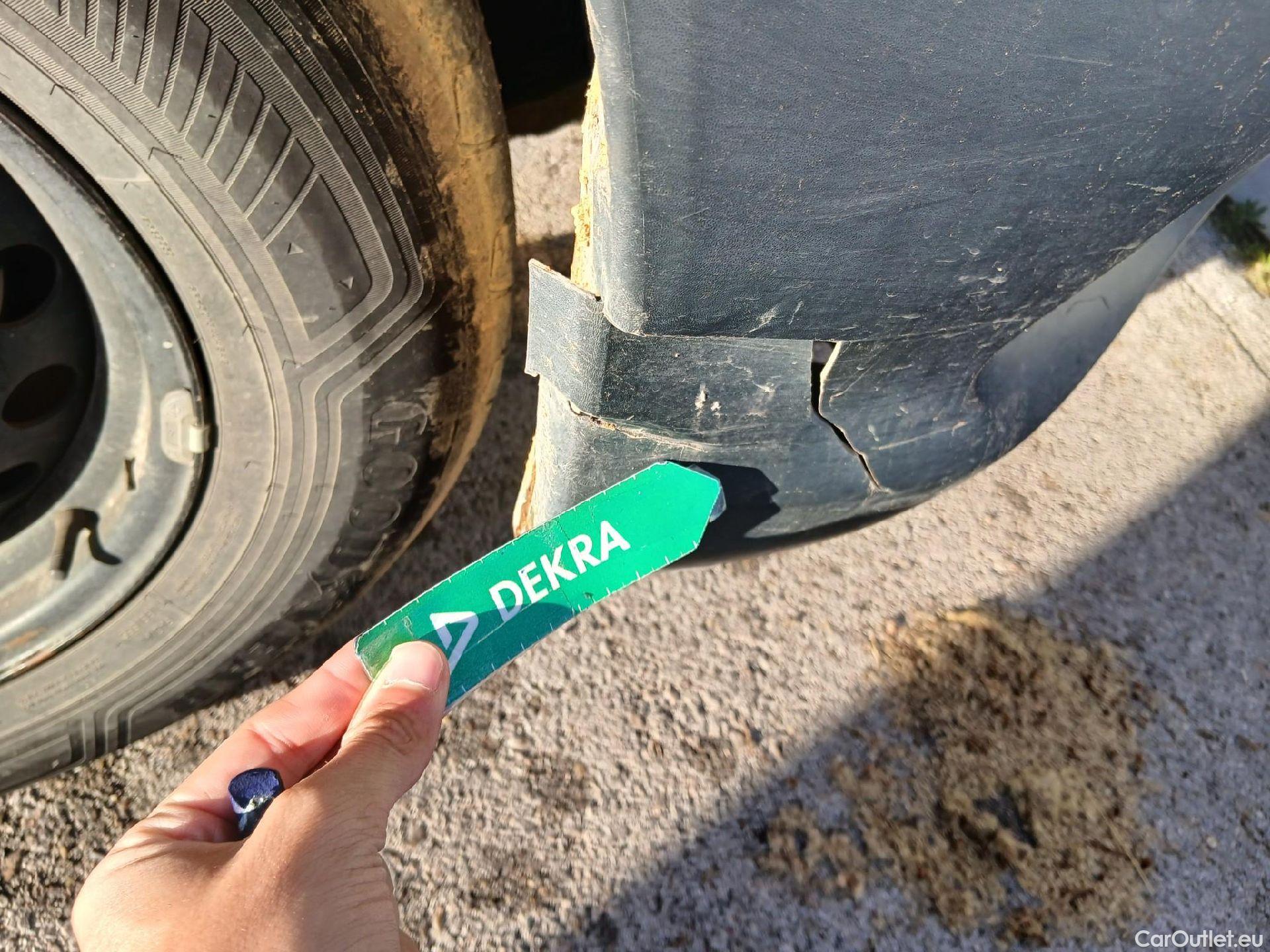  Toyota  Hilux TOYOTA  VU 4p 7G pickup 2.4 D-4D Cabina Doble GX 4x4 #6