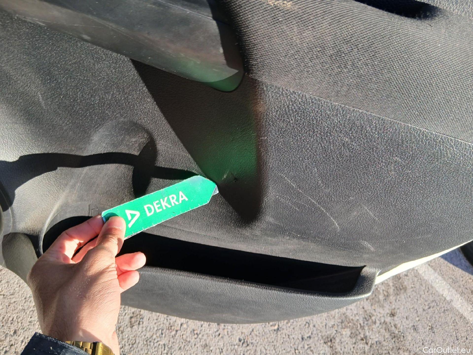  Toyota  Hilux TOYOTA  VU 4p 7G pickup 2.4 D-4D Cabina Doble GX 4x4 #28