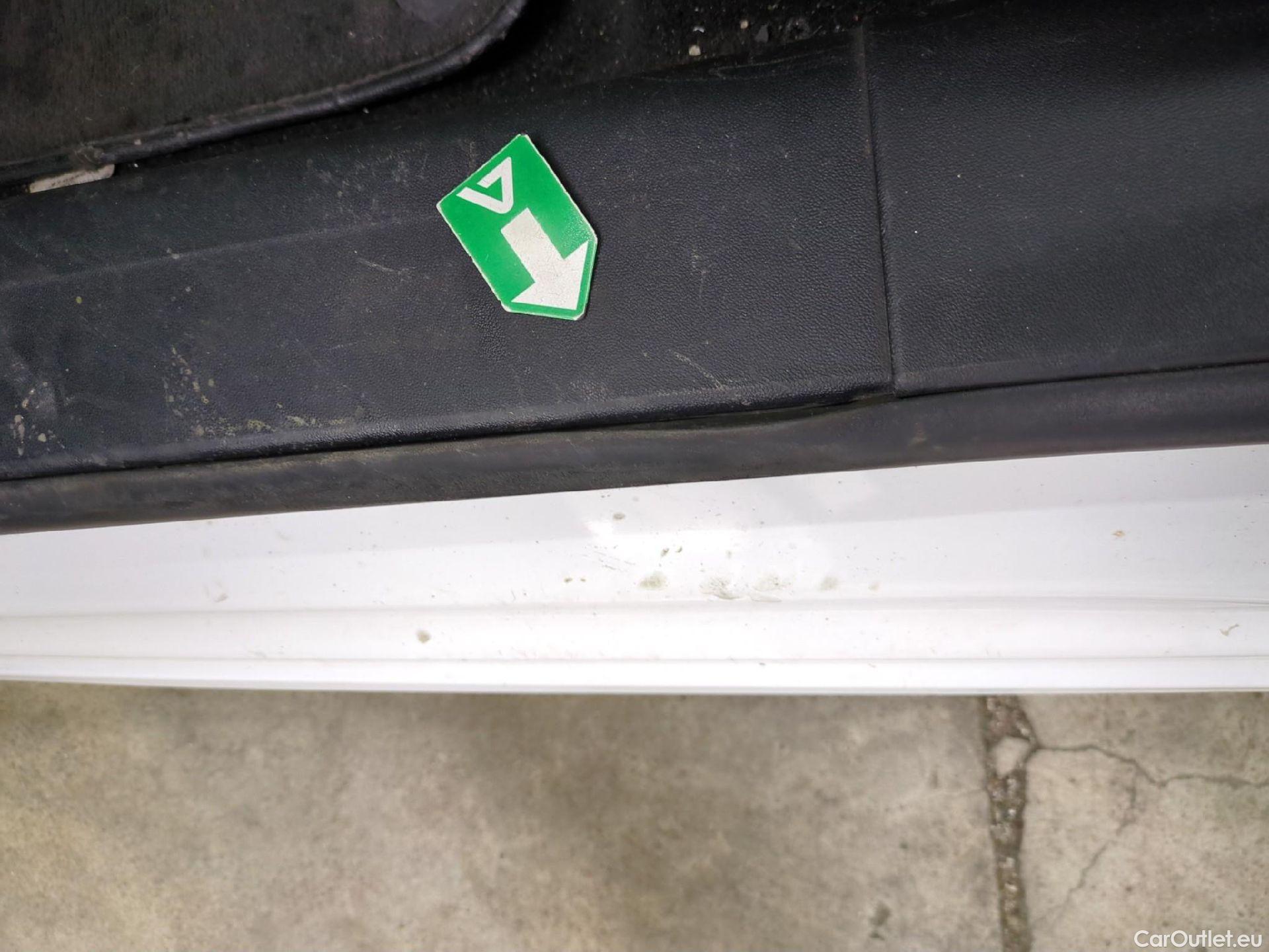  Peugeot  208  Affaire Pack Clim 1.6 HDi 75CV BVM5 E6 #21