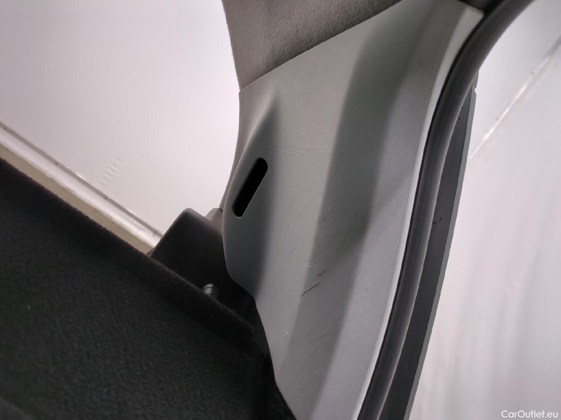  Peugeot  208  Affaire Pack Clim 1.6 HDi 75CV BVM5 E6 #44