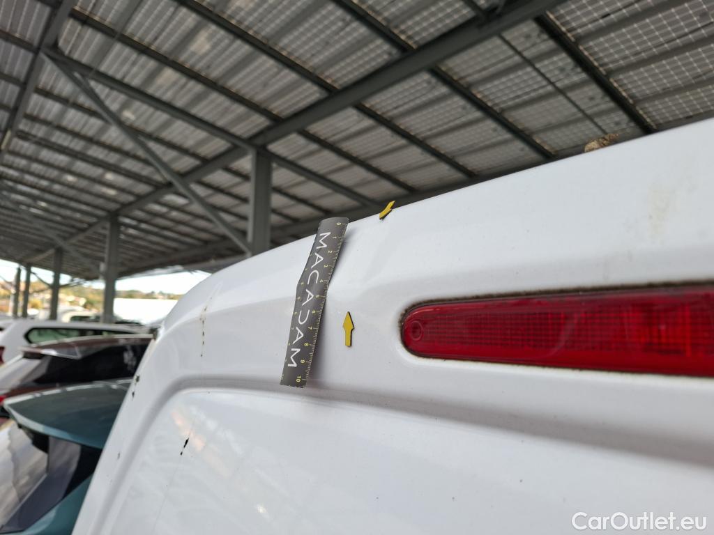  Citroen  Berlingo CITROEN  / 2018 / 4P / Fourgonnette Taille M 650kg BlueHDi 100 BVM Club #30