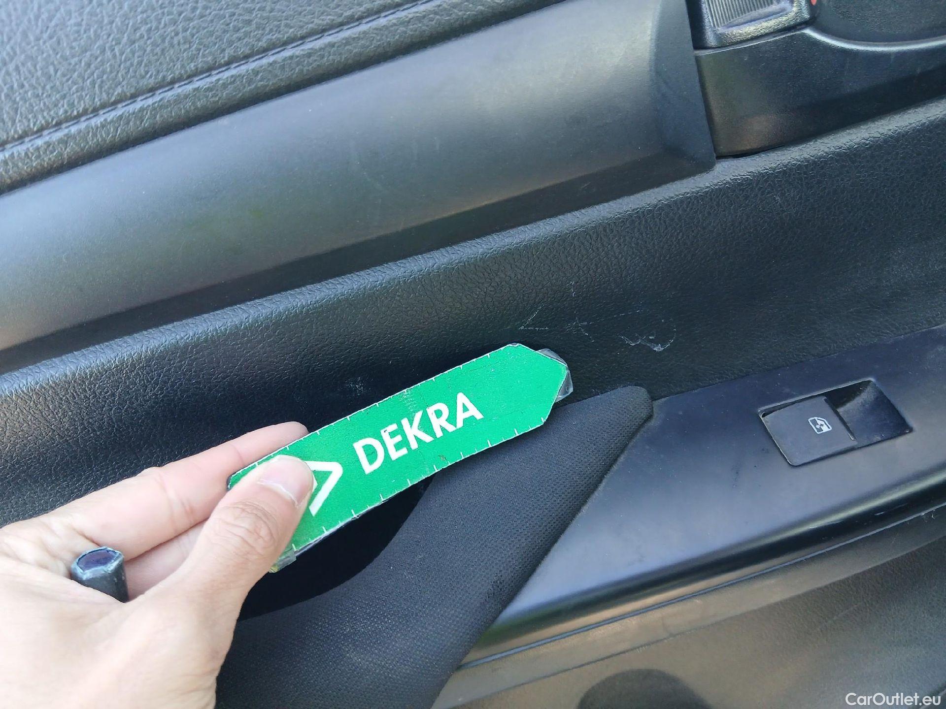  Toyota  Hilux TOYOTA  VU 4p 7G pickup 2.4 D-4D Cabina Doble GX 4x4 #17