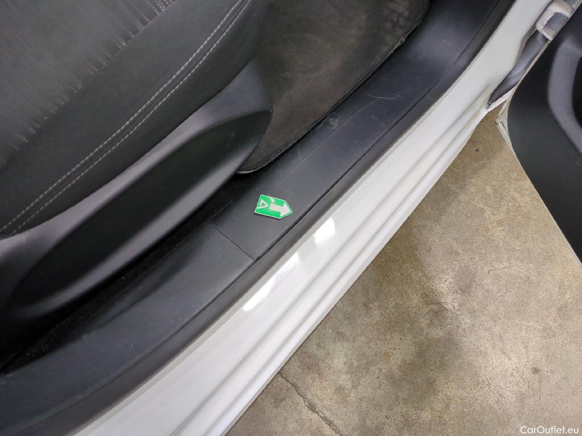  Peugeot  208  Affaire Pack Clim 1.6 HDi 75CV BVM5 E6 #3