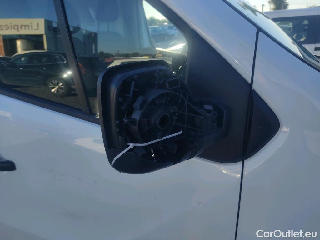  Renault  Trafic RENAULT  / 2019 / 4P / furgón Furgón 27 L1H1 Energy BluedCi 70 kW #31