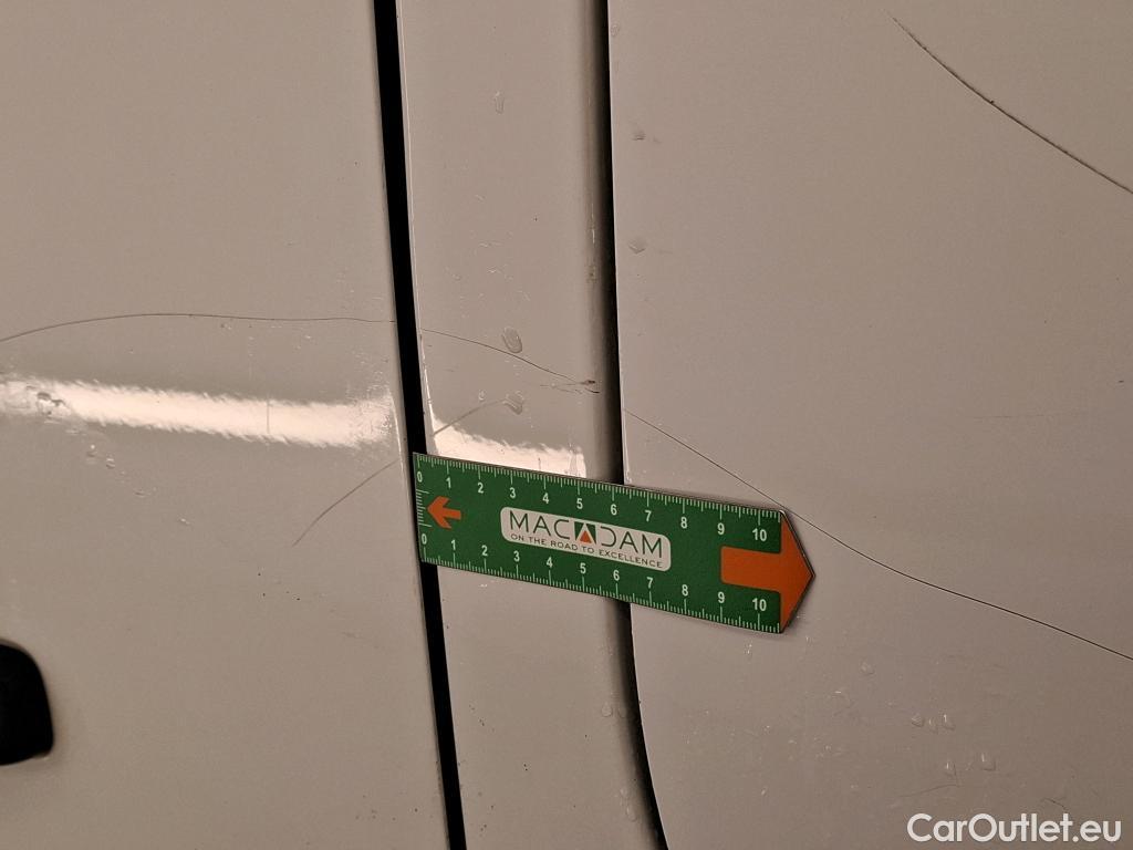  Renault  Trafic RENAULT  / 2019 / 4P / Fourgon tole FG GCF L1H1 1000 Energy dCi 145 EDC #37