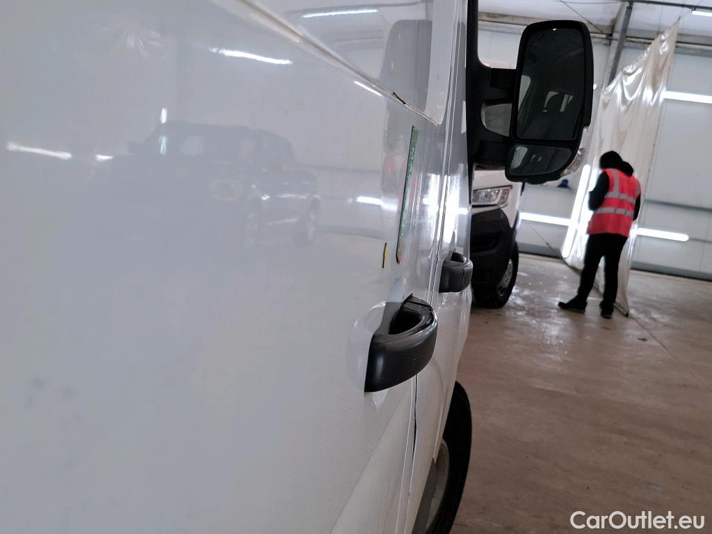  Renault  Master RENAULT  VU 4p Fourgon Gd Conf F3500 L2H2 dCi 125 #10