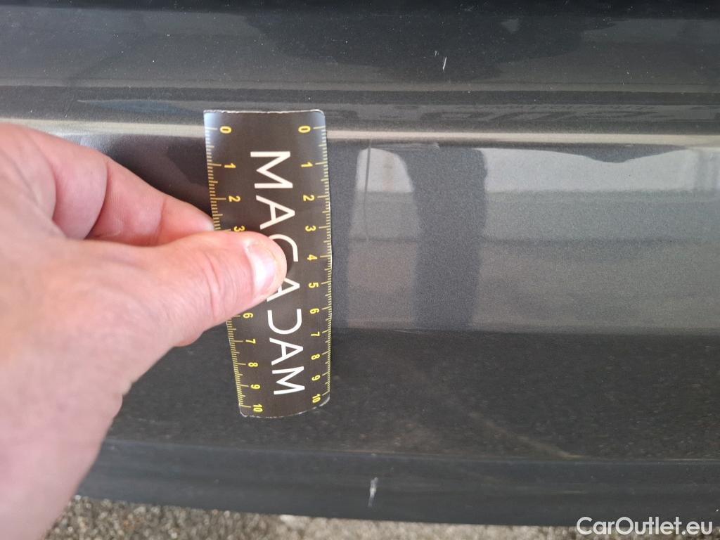  Bmw  Serie 1 BMW Série 1 / 2019 / 5P / Berline 1.5 116D DKG7 Business Design #61