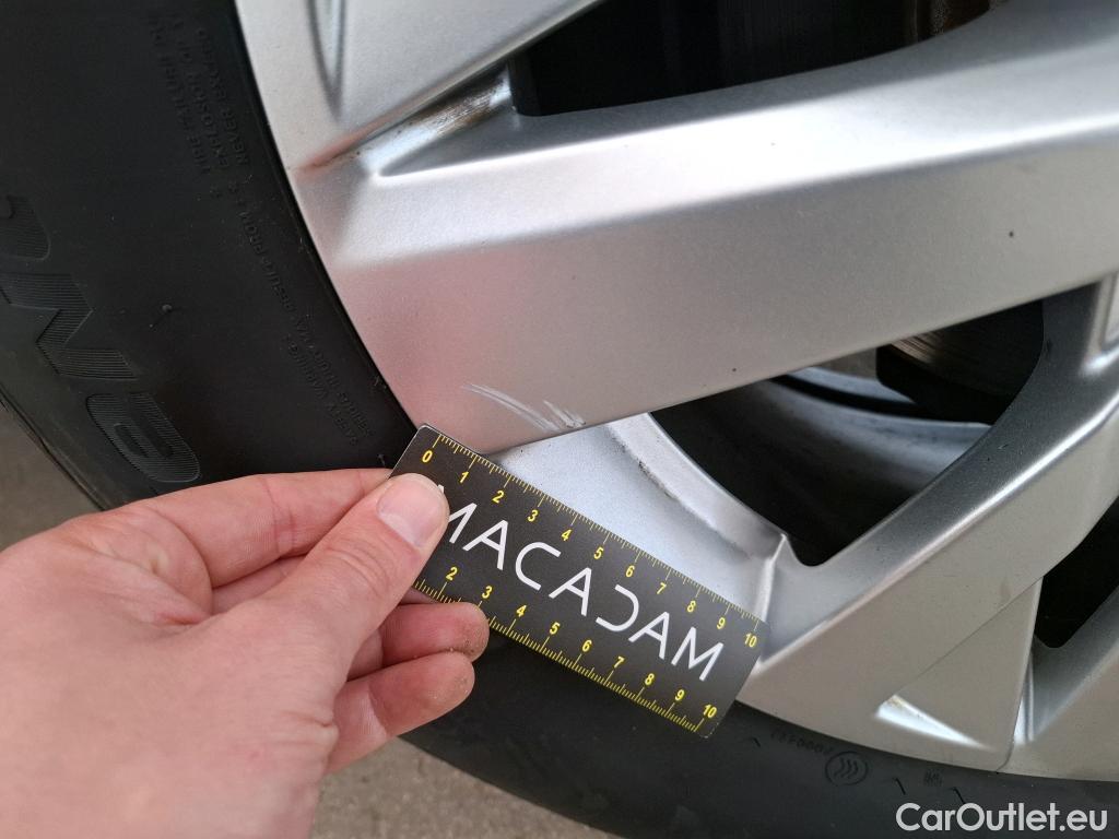  Peugeot  5008  Active Business 1.5 HDi 130CV BVM6 7 Sieges E6dT #9