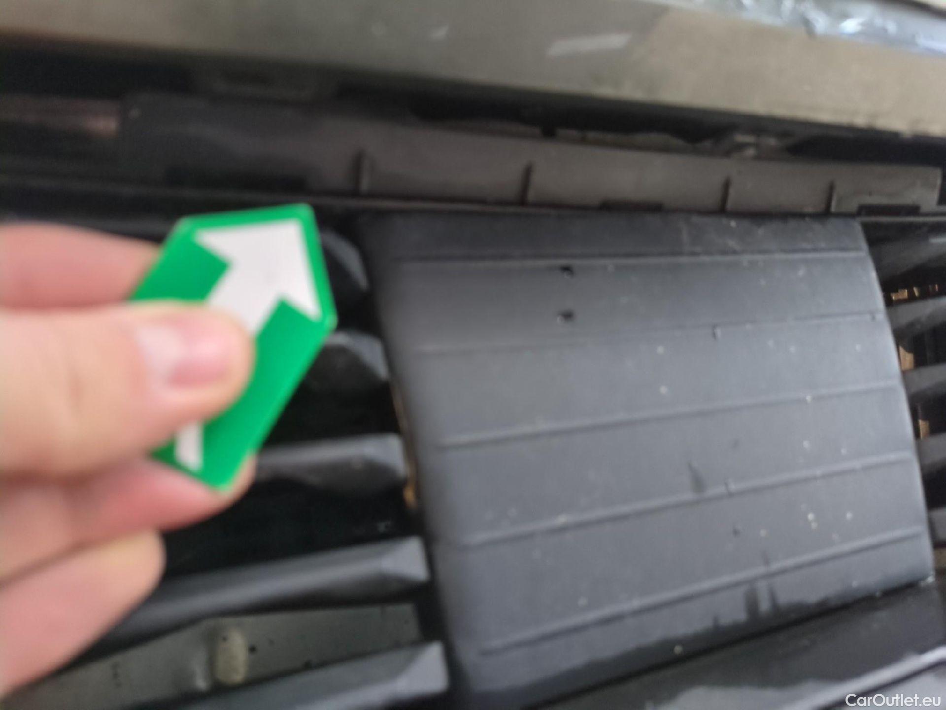  Peugeot  3008  Active Business 1.5 HDi 130CV BVA8 E6d #28