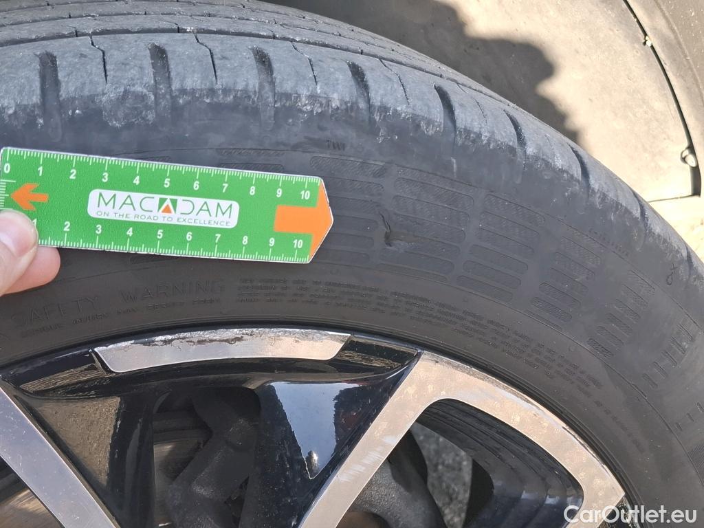  Renault  Kadjar RENAULT  / 2018 / 5P / Crossover Intens TCe 140 EDC FAP - 21 #8