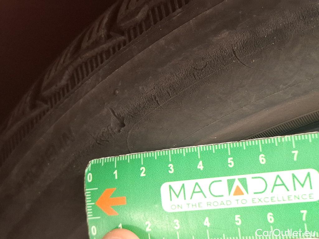  Volvo  V60 VOLVO  / 2018 / 5P / Break Recharge T6 340 Geartronic 8 R-Design #19