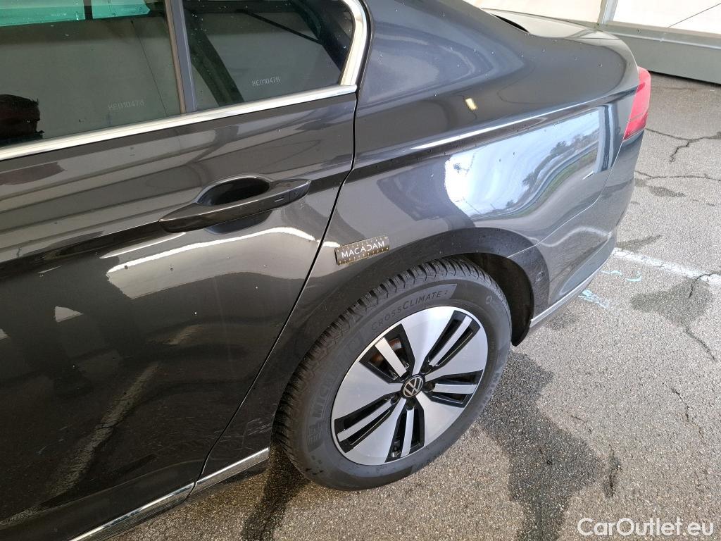  Volkswagen  Passat VOLKSWAGEN  / 2019 / 4P / Berline 1.4 TSI DSG HYBRIDE RECHARGEABLE GTE #1