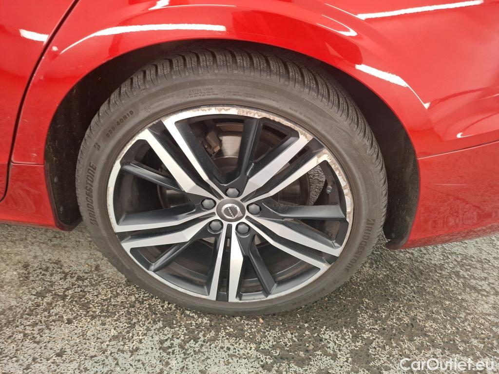  Volvo  V60 VOLVO  / 2018 / 5P / Break Recharge T6 340 Geartronic 8 R-Design #34