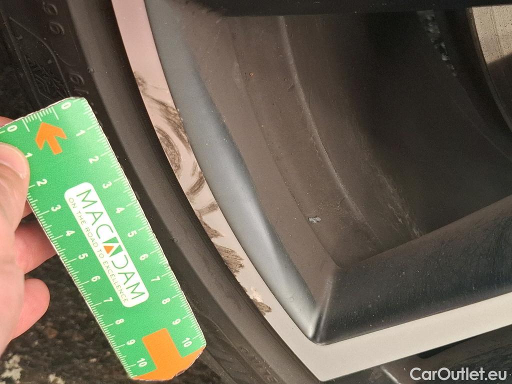  Volvo  V60 VOLVO  / 2018 / 5P / Break Recharge T6 340 Geartronic 8 R-Design #60