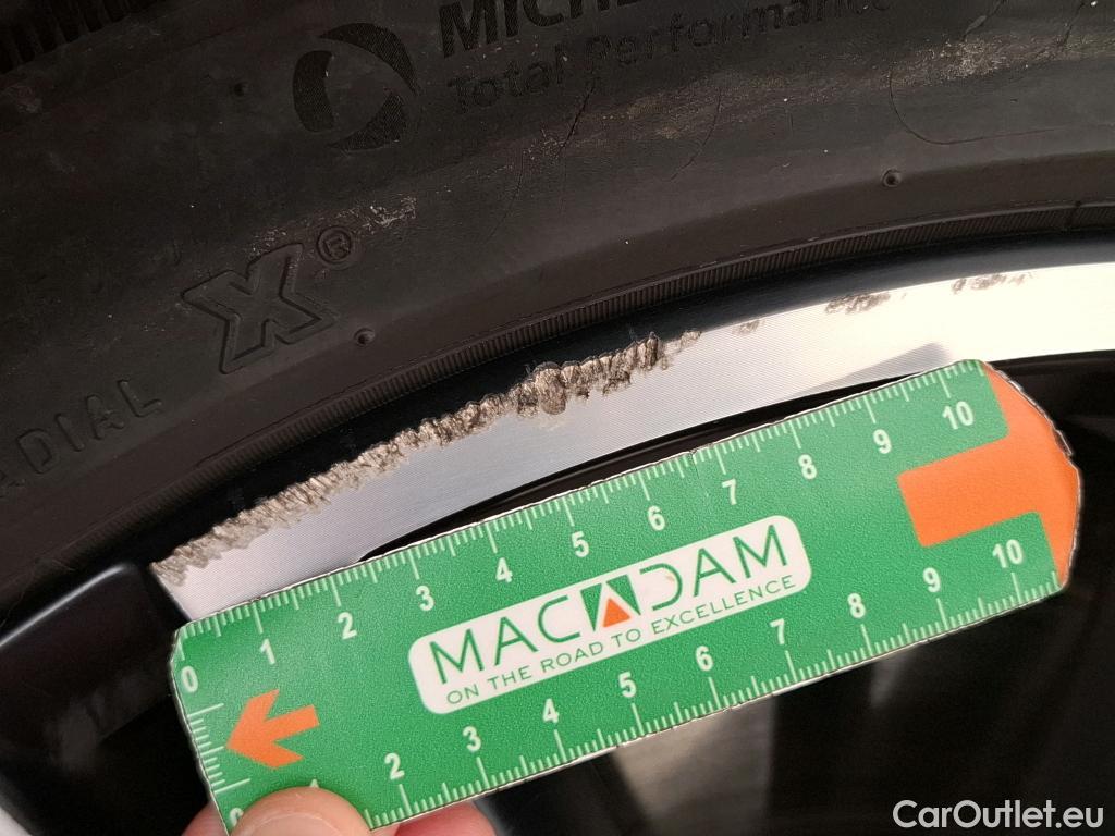  Volvo  V60 VOLVO  / 2018 / 5P / Break Recharge T6 340 Geartronic 8 R-Design #51