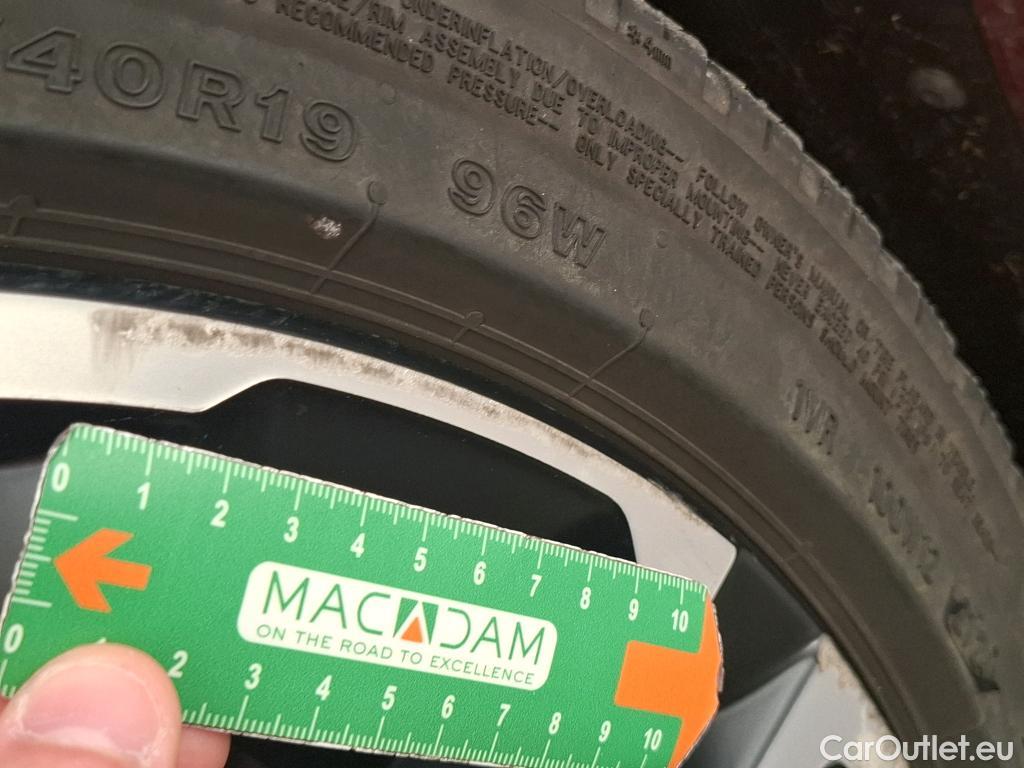  Volvo  V60 VOLVO  / 2018 / 5P / Break Recharge T6 340 Geartronic 8 R-Design #46