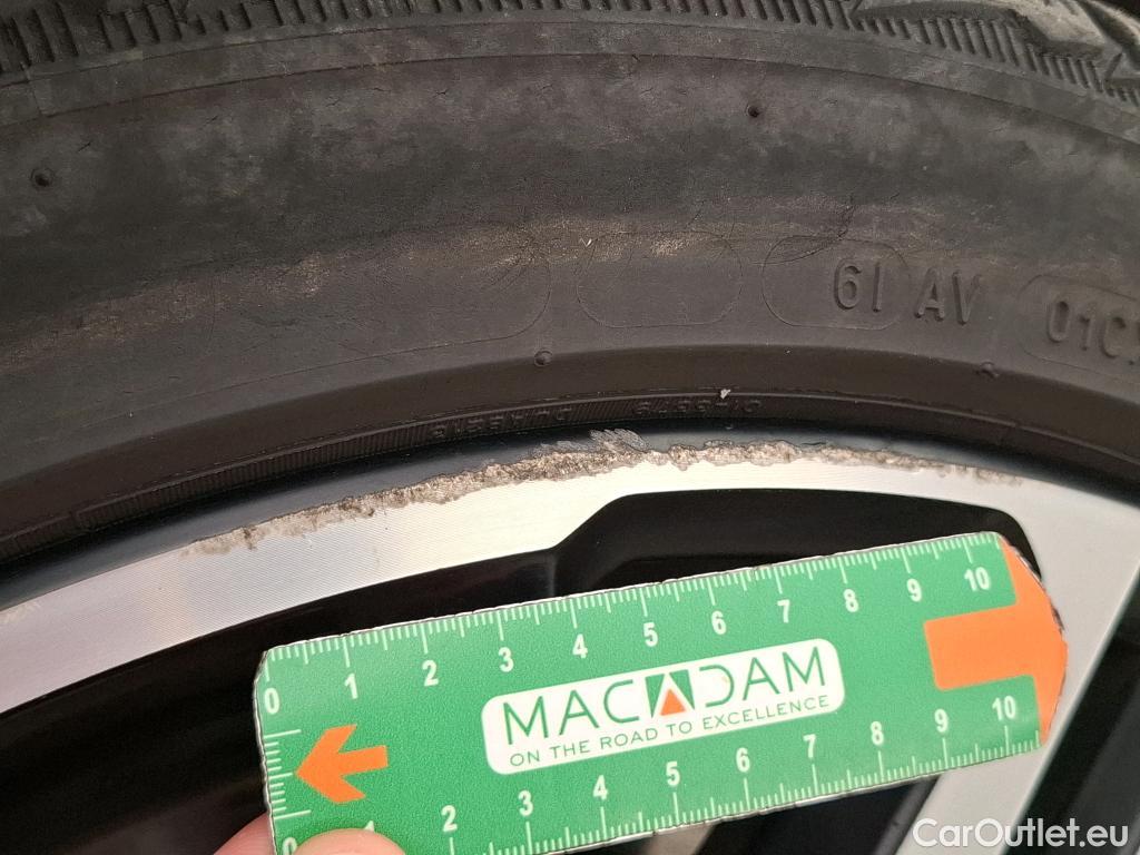  Volvo  V60 VOLVO  / 2018 / 5P / Break Recharge T6 340 Geartronic 8 R-Design #52