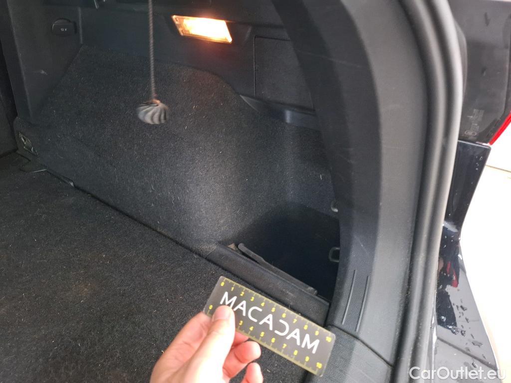  Volkswagen  Tiguan VOLKSWAGEN  / 2016 / 5P / SUV 1.5 TSI 150 EVO DSG7 Carat #19